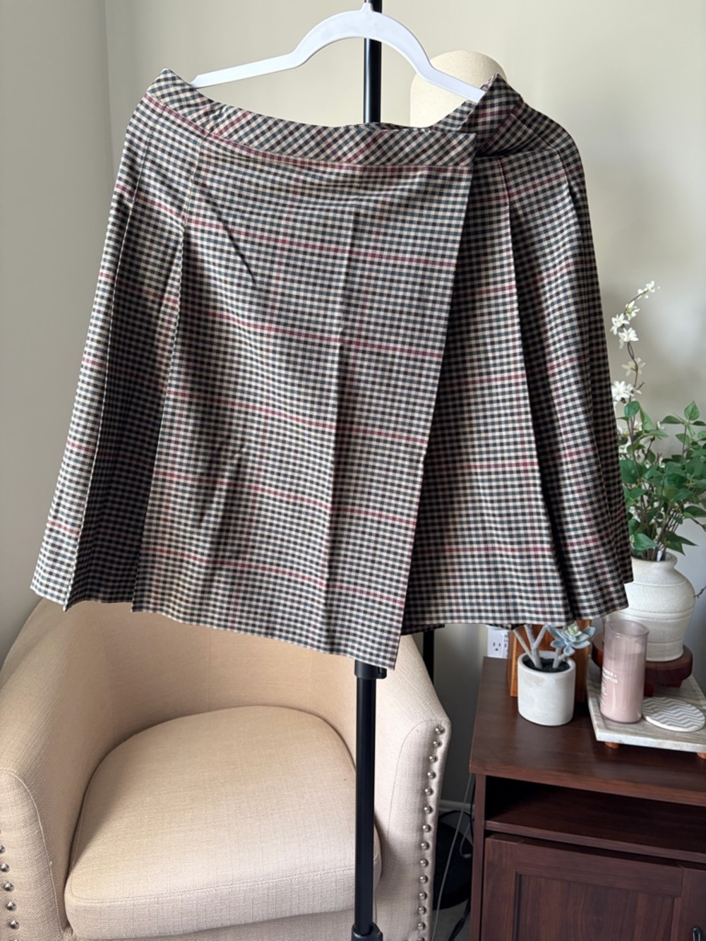 Aritzia Sunday Best Cherry Skirt